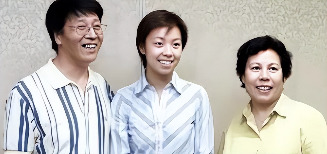 独宠袁立12年，分手后转身与张怡宁闪婚，徐威过得怎么样？