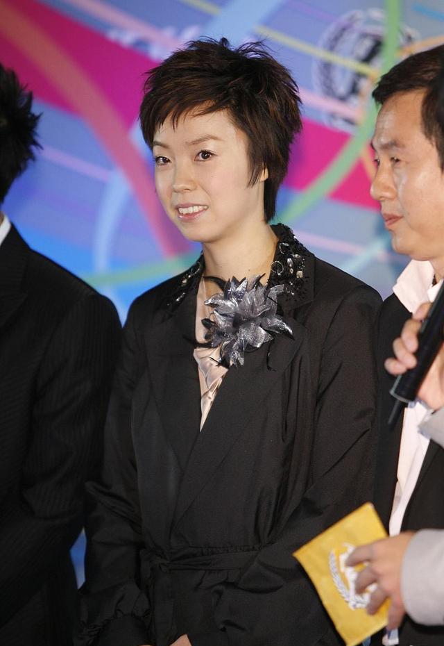 独宠袁立12年，分手后转身与张怡宁闪婚，徐威过得怎么样？