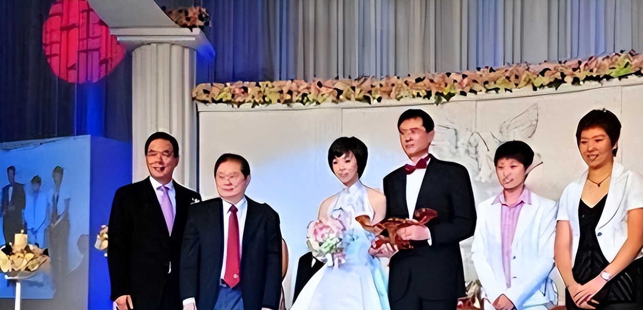 独宠袁立12年，分手后转身与张怡宁闪婚，徐威过得怎么样？