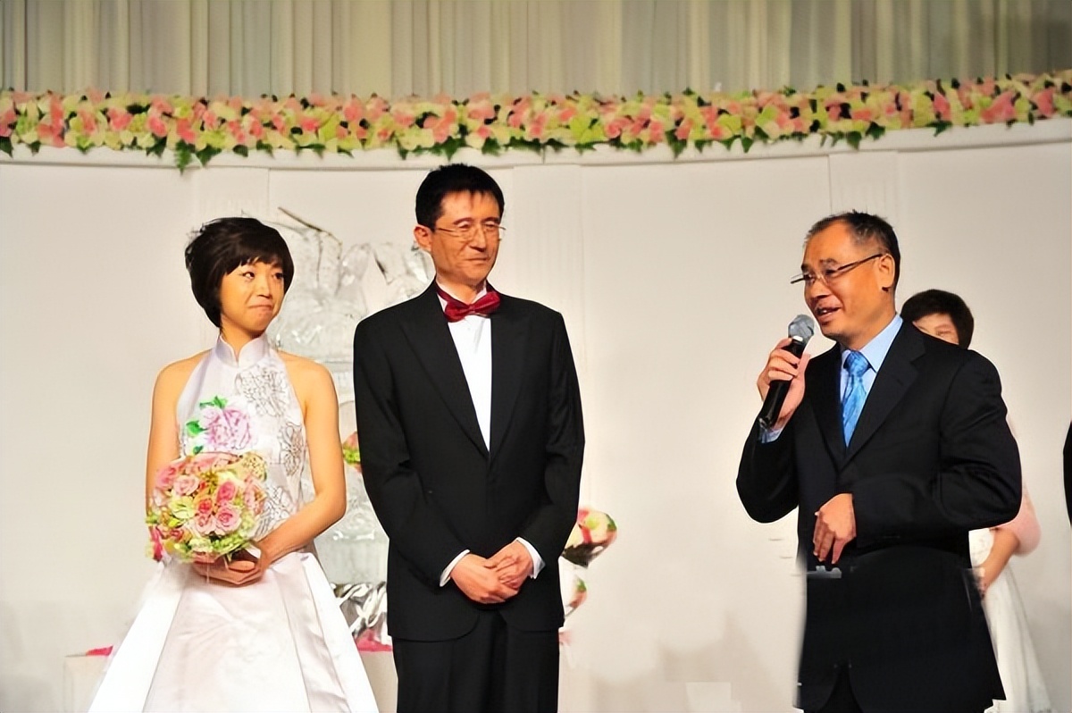 独宠袁立12年，分手后转身与张怡宁闪婚，徐威过得怎么样？