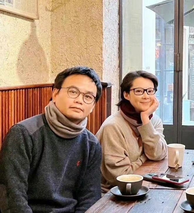 袁立：嫁给了外国人，才会知道中国男人的好，三婚终于收获幸福