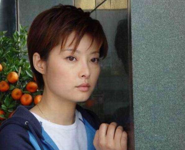 袁立：嫁给了外国人，才会知道中国男人的好，三婚终于收获幸福