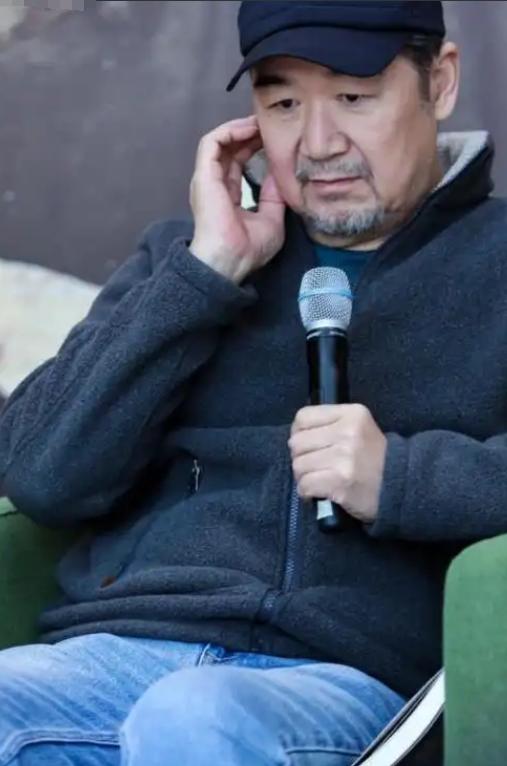 爆料张国立丑闻后，三婚老公官宣袁立重大决定，这才是她真实心声