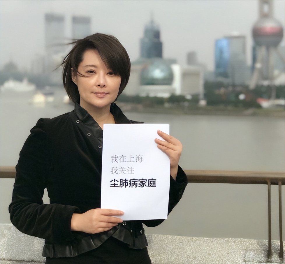 爆料张国立丑闻后，三婚老公官宣袁立重大决定，这才是她真实心声