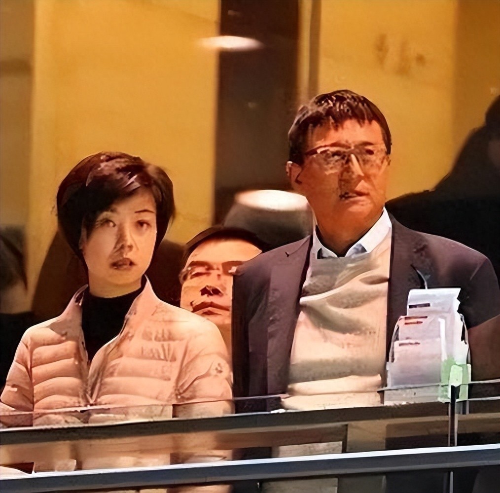 袁立也没想到，她不要的前任徐威，竟成了张怡宁的“掌中宝”
