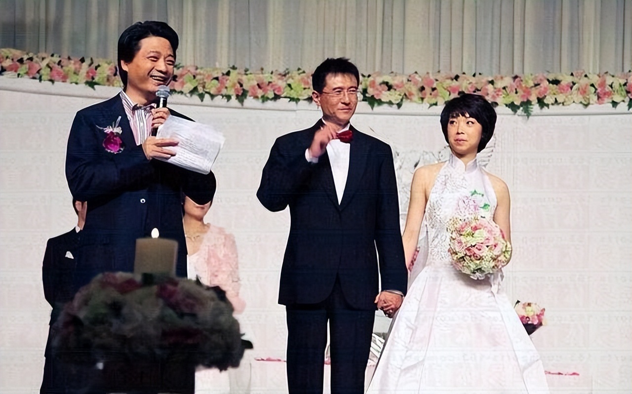 袁立也没想到，她不要的前任徐威，竟成了张怡宁的“掌中宝”
