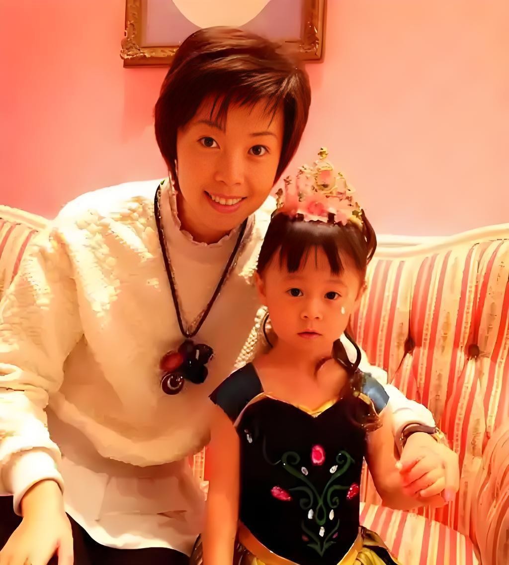 袁立也没想到，她不要的前任徐威，竟成了张怡宁的“掌中宝”
