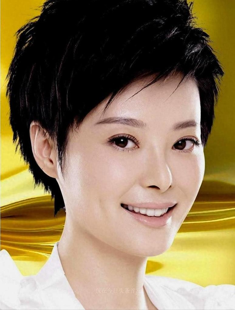 袁立也没想到，她不要的前任徐威，竟成了张怡宁的“掌中宝”