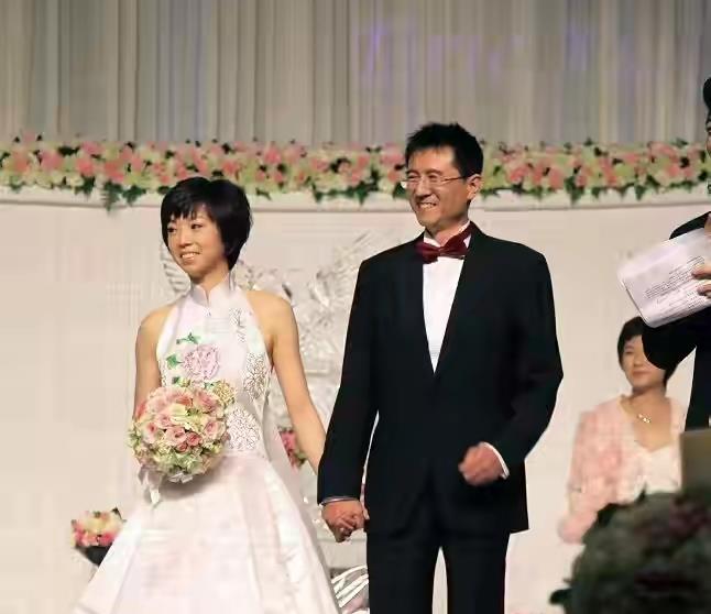 张怡宁嫁给徐威幸不幸福？看今天庆生图就知道啦，闪婚这事她说啦