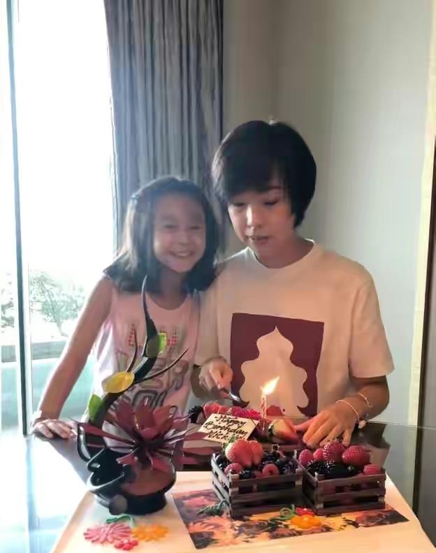 张怡宁嫁给徐威幸不幸福？看今天庆生图就知道啦，闪婚这事她说啦
