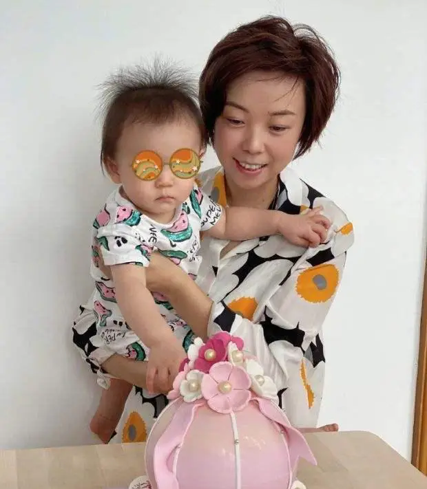 张怡宁结婚13周年！为61岁富豪老公生两娃，本人5字道出婚姻现状