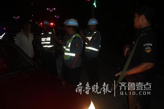聊城：男子开下线出租车非法营运被现场查处