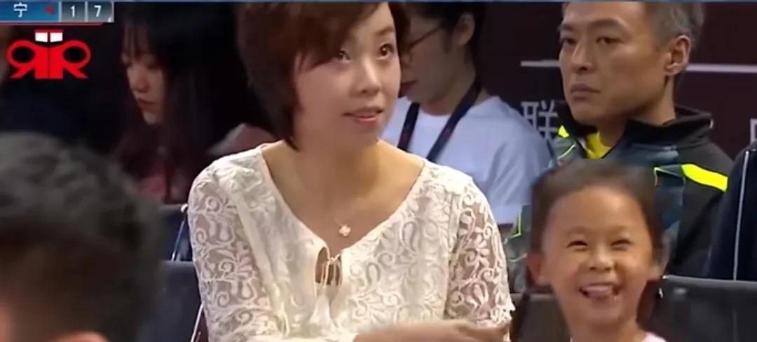 28岁的张怡宁嫁给48岁身家300亿的富豪徐威，婚后生活……