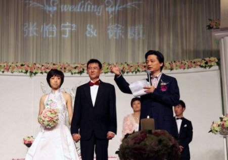 嫁大20岁富商育1儿1女，如今张怡宁保养年轻，老公却是花甲之年