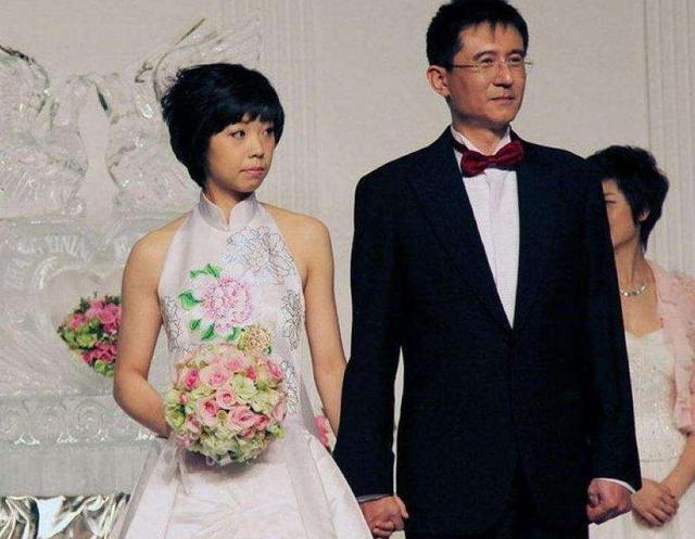 38岁张怡宁现状：退役后嫁老头，如今58岁丈夫老态尽显