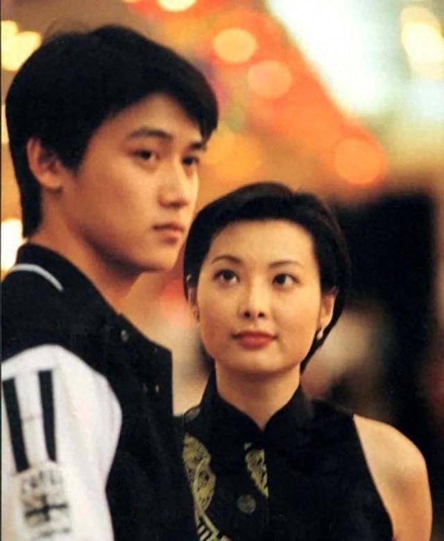 袁立：被富豪宠12年仍不愿结婚，现50岁嫁穷诗人