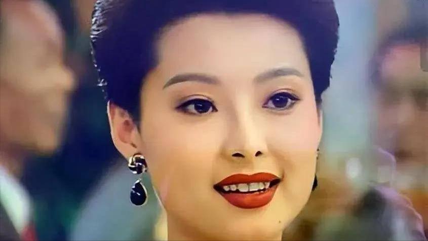 与袁立分手的徐威，娶到张怡宁后，如今过得怎样？