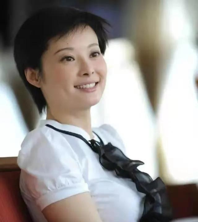 袁立：和富豪相恋12年，却惨败冠军张怡宁，皆因太“特立独行”？