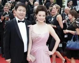 袁立：和富豪相恋12年，却惨败冠军张怡宁，皆因太“特立独行”？