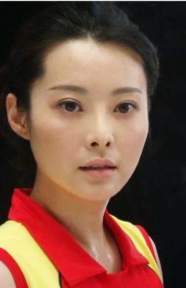 袁立：和富豪相恋12年，却惨败冠军张怡宁，皆因太“特立独行”？