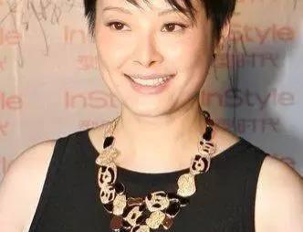 袁立：和富豪相恋12年，却惨败冠军张怡宁，皆因太“特立独行”？