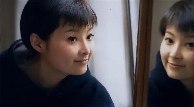 事实证明，6年前被吐槽“疯女人”的袁立，才是真的人间清醒