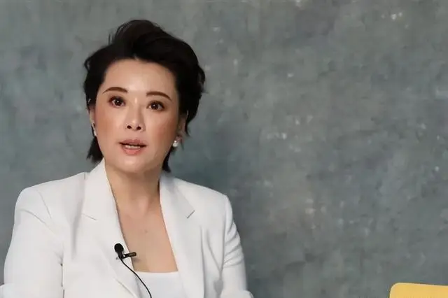 事实证明，6年前被吐槽“疯女人”的袁立，才是真的人间清醒