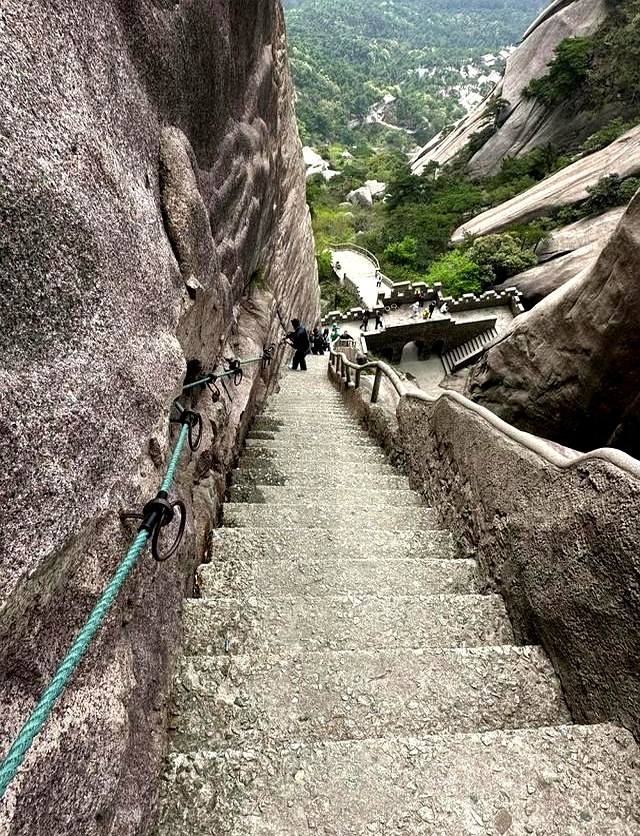 我是芜湖人，去了趟安徽潜山，实话实说：潜山比网上评价的还要好