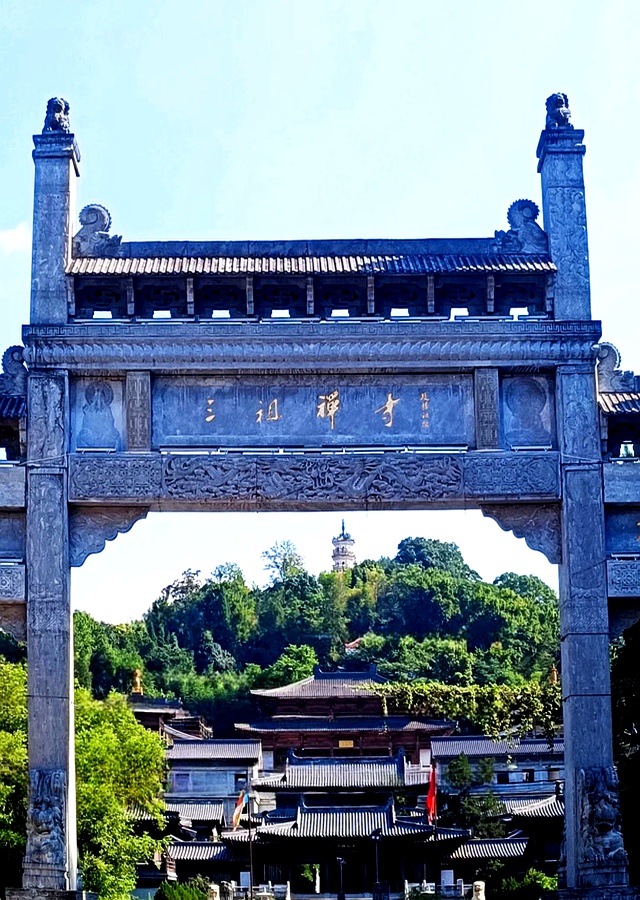 我是芜湖人，去了趟安徽潜山，实话实说：潜山比网上评价的还要好