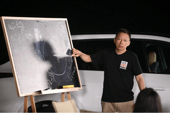搜狐的直播间里，张朝阳带出了越来越多的王牌