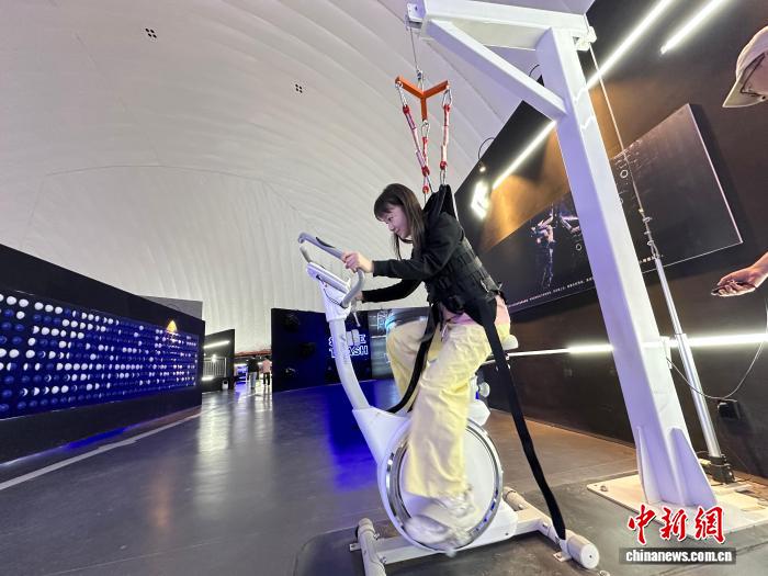 香港学子探秘甘肃火星基地 沉浸体验火星生活