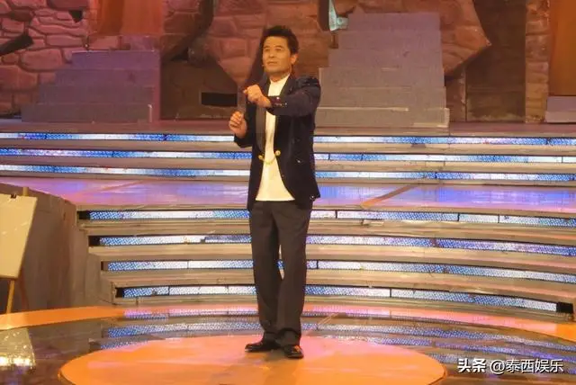 毕福剑女儿被批不男不女，肌肉发达像猛男，将父亲老脸“丢光了”