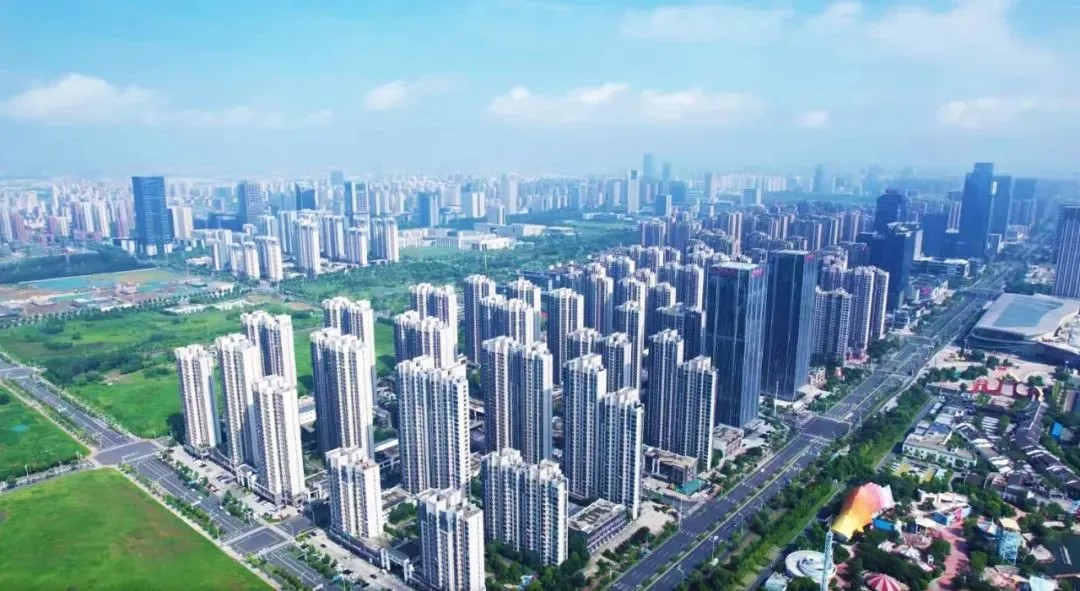 新房逆势涨价，二手房降价抛售，2025年合肥楼市“冰火两重天”