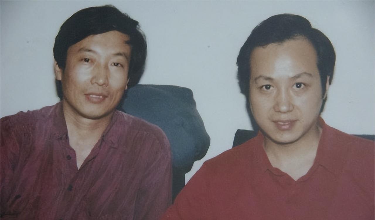 04年罗京封神一战：17分钟口播12页临时稿件，领导在外拿着保心丸