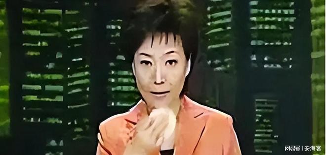 她是央视美女主持人，55岁升任高官，却因为一个动作消失大荧幕！