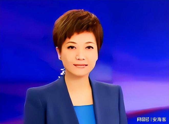她是央视美女主持人，55岁升任高官，却因为一个动作消失大荧幕！