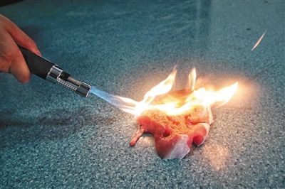 挑“防狼神器”须谨慎 小心买到违禁品