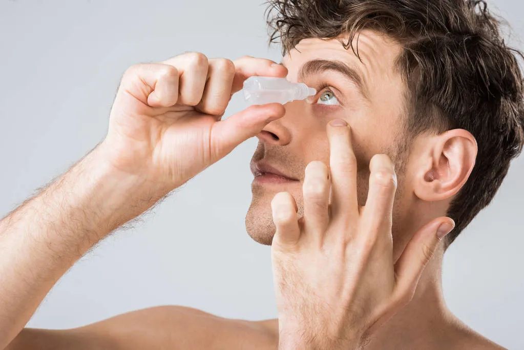 眼睛干涩、红血丝怎么办？超详细眼药水挑选指南来啦~
