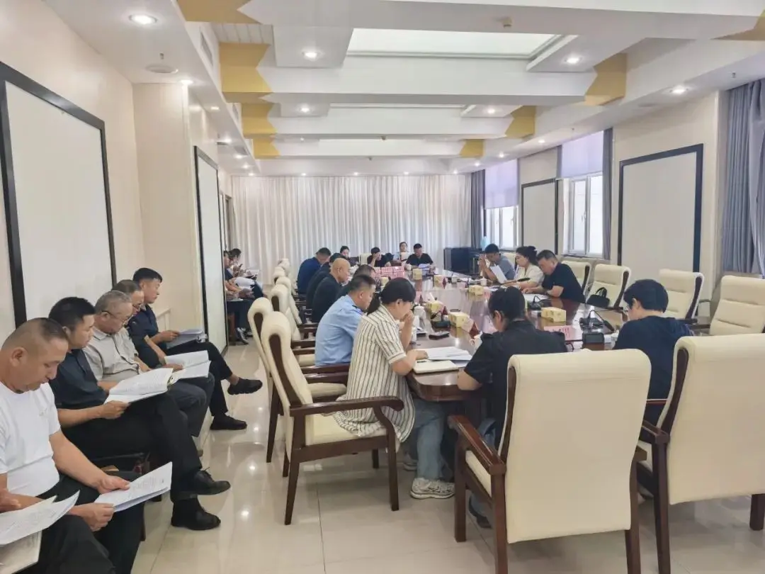 苏尼特右旗召开2025年第二次校园安全委员会