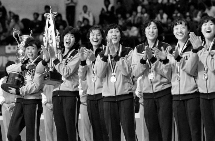 女排“五冠王”梁艳：师从袁伟民，嫁给球迷只是为了爱情