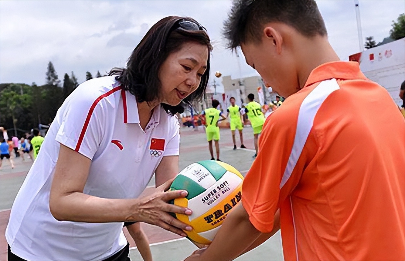 女排“五冠王”梁艳：师从袁伟民，嫁给球迷只是为了爱情