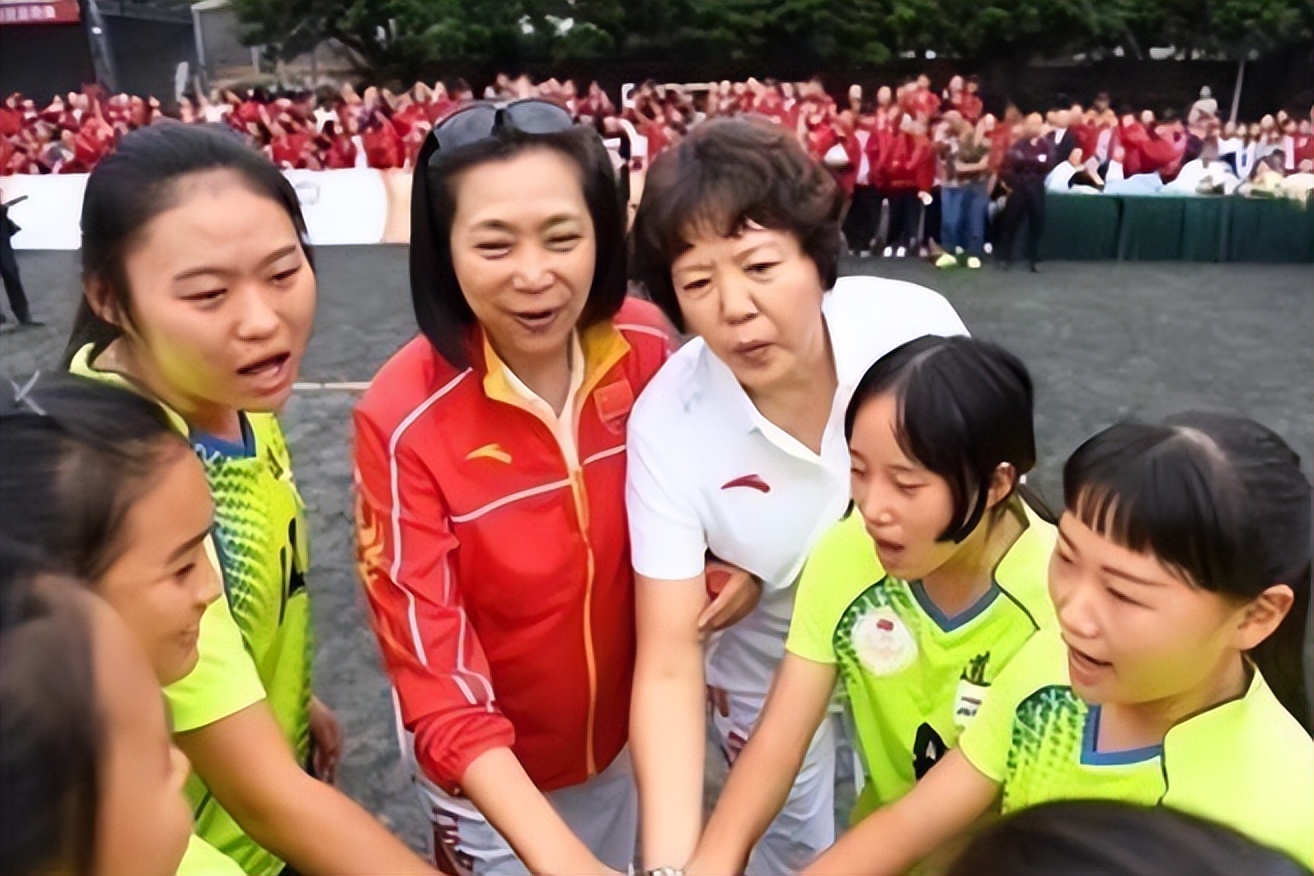 女排“五冠王”梁艳：师从袁伟民，嫁给球迷只是为了爱情