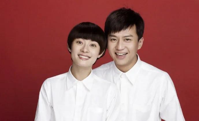 有一种秀恩爱叫唐嫣“结婚照”，看别人都是一本正经唯独她不一样