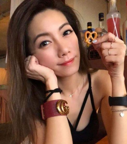 娱乐圈最美海后曝光：连换14任男朋友不重样,如今43岁无人敢娶