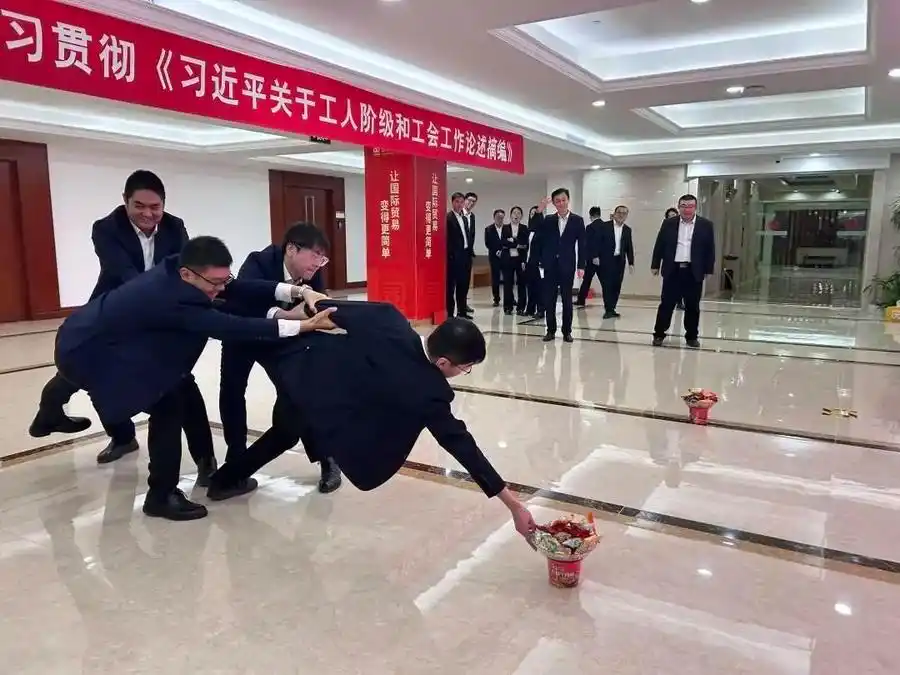 国企贺新年丨山东能源：让新年的阳光 温暖每一个前行的你我