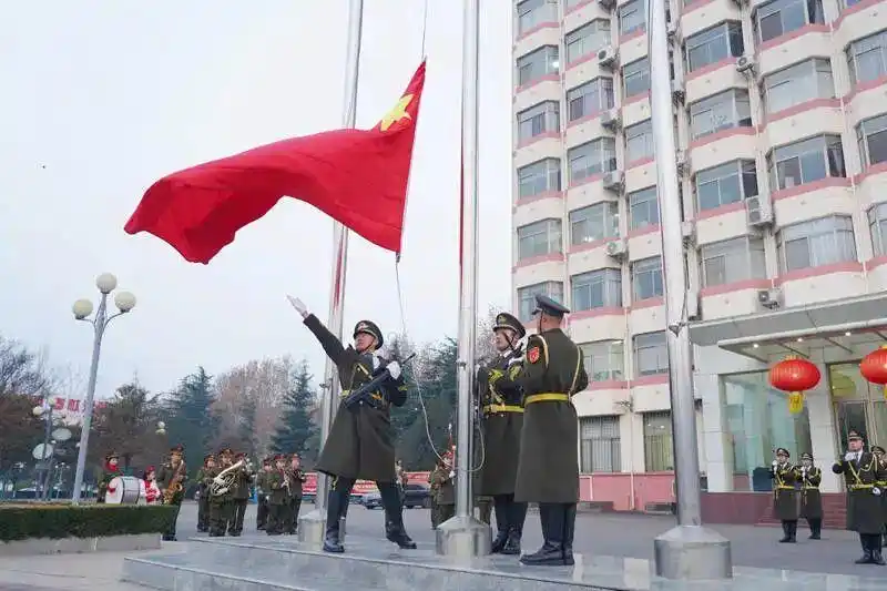 国企贺新年丨山东能源：让新年的阳光 温暖每一个前行的你我
