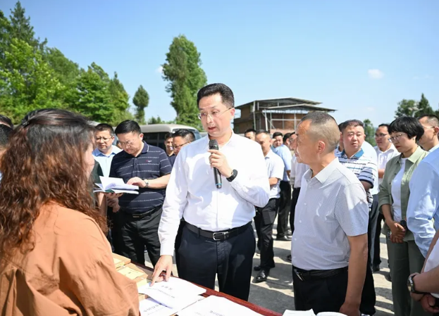 通江县召开以精细化网格服务管理做实民生诉求大起底工作现场会