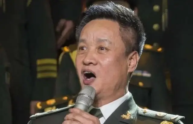 阎维文晚节不保，67岁开演唱会捞金，恶评如潮，他却扬言回报家乡