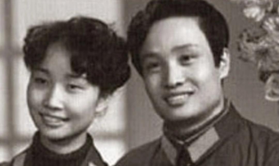 登上春晚12次后，他突然隐退，陪妻抗癌32年：他们的爱情，打脸娱乐圈多少人？