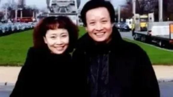 登上春晚12次后，他突然隐退，陪妻抗癌32年：他们的爱情，打脸娱乐圈多少人？